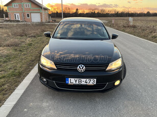 VOLKSWAGEN JETTA VI 1.6 CR TDI Comfortline