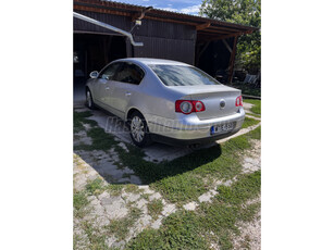 VOLKSWAGEN PASSAT VI 2.0 CR TDI Trendline DSG