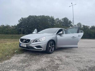 VOLVO S60 1.6 [T4] R-Design Kinetic