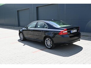 VOLVO S80 4.4 V8 AWD Summum Geartronic