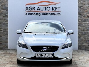 VOLVO V40 1.6 T2 Kinetic Gyöngyház fehér-Végig szervizelt-GARANCIÁVAL-VASÁRNAP is