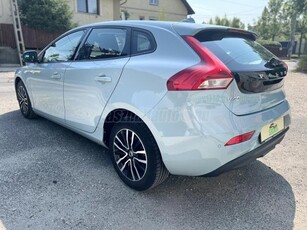 VOLVO V40 2.0 D [D2] Inscription Geartronic Távolságtartó. Sávváltó. Holt-tér. Navi