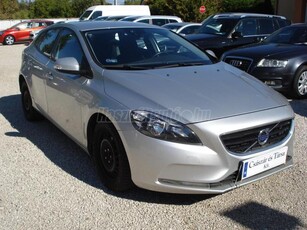 VOLVO V40 2.0 D [D2] Momentum MAGYAR RENDSZÁMOS ÉS OKMÁNYOS