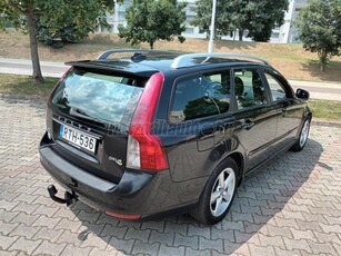 VOLVO V50 1.6 D [D2] Kinetic