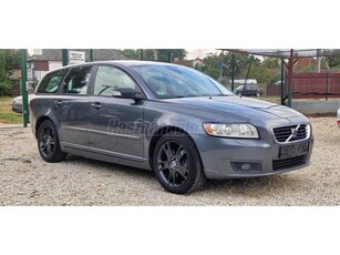 VOLVO V50 2.4 D [D5] Kinetic Manuál váltó!