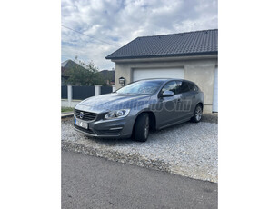 VOLVO V60 2.0 D [D3] Momentum