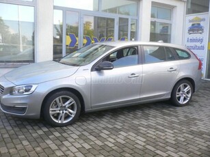 VOLVO V60 2.4 D [D6] PHEV AWD Momentum Geartronic