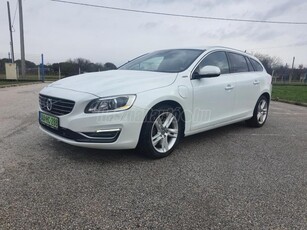 VOLVO V60 2.4 D [D6] PHEV AWD Summum Geartronic