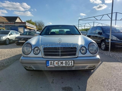 MERCEDES-BENZ E 300 TD Classic (Automata)