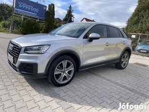 AUDI Q2 1.6 TDI Design S-tronic / Bi.Xenon / NA...