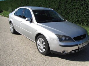 Ford Mondeo 1.8 Trend Erős benzines motor..Digi...