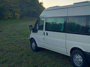 Ford transit személyautó