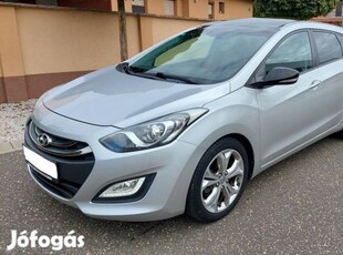 Hyundai I30 CW 1.6 GDi Business Panoráma Digit...