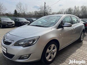 Opel Astra J 1.4 T Cosmo Digit Klíma.Tempomat.M...