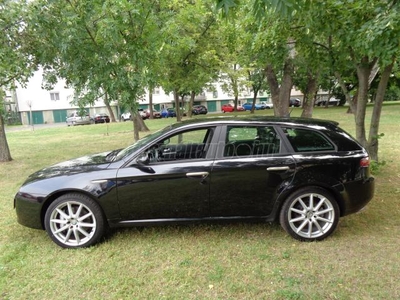 ALFA ROMEO 159 SW 3.2 JTS Q4 Distinctive 260 LE XENON ÜLÉSFŰTÉS NAVI