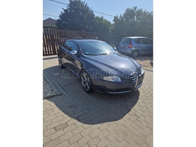 ALFA ROMEO GT 1.9 JTD 16V Q2