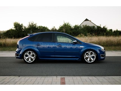 FORD FOCUS 2.5 turbo ST