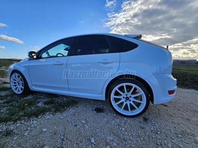 FORD FOCUS ST 2.5 T