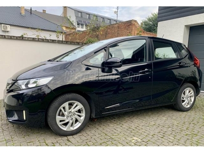 HONDA JAZZ 1.3 Comfort Vezetett szervizkönyv. Radar. Ülésfűtés. Tempomat