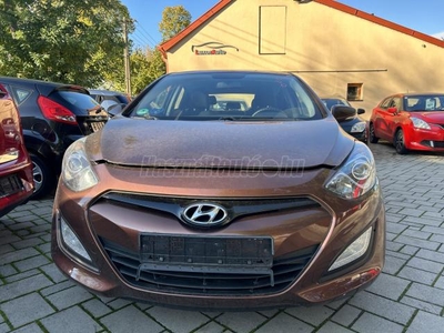 HYUNDAI I30 1.4i Business NAVI.LED