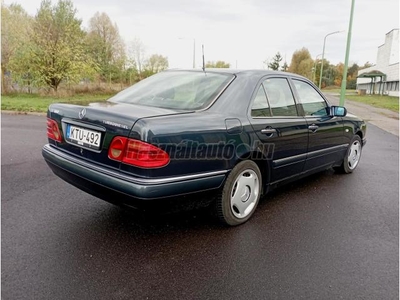 MERCEDES-BENZ E 300 TD Elegance (Automata)