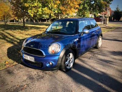 MINI MINI ONE 1.6 D Bőr belső. Változár