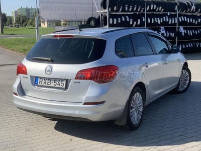 OPEL ASTRA J Sports Tourer 1.7 CDTI Selection 94e km-vezetett szervizkönyv