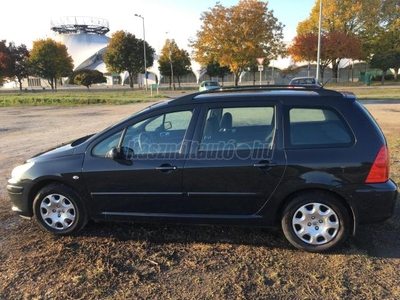 PEUGEOT 307 1.6 HDi D-Sign