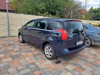 PEUGEOT 5008 1.6 BlueHDi Active