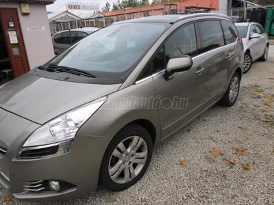 PEUGEOT 5008 1.6 THP Premium MEGKIMÉLT/ DIGIT KLIMÁS