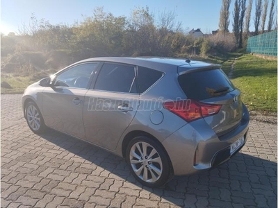 TOYOTA AURIS 1.6 Lounge Magyarországi. végig lekövethető előélet. garantált km