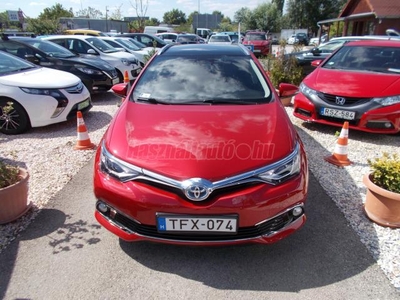 TOYOTA AURIS 1.8 HSD Executive Skyview TSS (Automata) KMGARI-PRÉMIUM-FOCAL HANGZÁS!