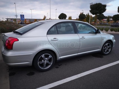 TOYOTA AVENSIS 1.6