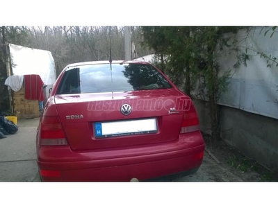 VOLKSWAGEN BORA 1.6 Comfortline