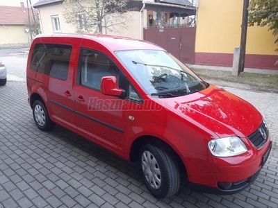 VOLKSWAGEN CADDY 1.6 Life 7 személyes! Kéziváltós! Nagyszervíz! Sérülésmentes!