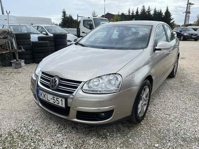 VOLKSWAGEN JETTA 1.6 Trendline KLIMA