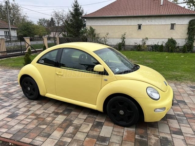 VOLKSWAGEN NEW BEETLE 2.0