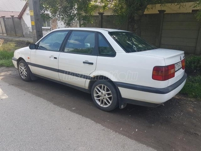 VOLKSWAGEN PASSAT 1.6 GL