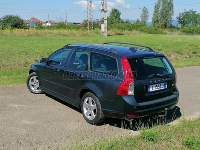 VOLVO V50 2.4 D [D5] Momentum (Automata) Rozsdamentes