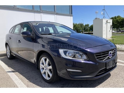 VOLVO V60 2.0 D [D3] Kinetic Vezetett szervízkönyv//Tolatóradar//Tempomat//LED//Digitális óracsoport