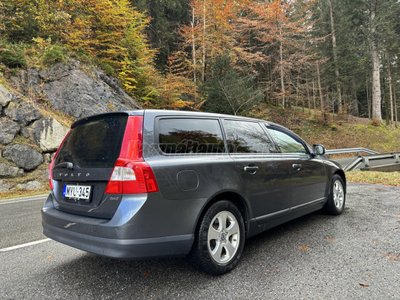 VOLVO V70 2.4 D Kinetic Geartronic