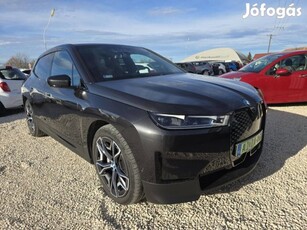 BMW IX xdrive40 Hud. 360 Kamera. Vonóhorog.Lase...