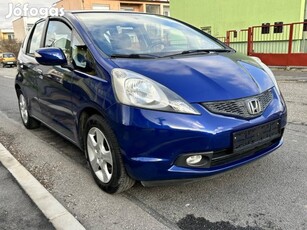 Honda Jazz 1.4 Elegance Friss Műszaki-Szervizkönyv