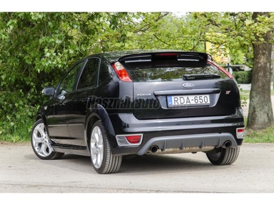 FORD FOCUS 2.5 turbo ST