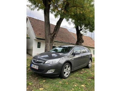 OPEL ASTRA J 1.6 Sport Tourer