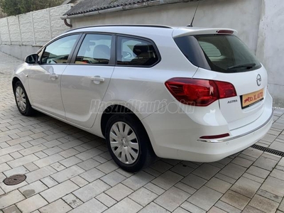 OPEL ASTRA J Sports Tourer 1.7 CDTI Active //142.000KM!//KLÍMA!//ÜLÉSFŰTÉS!//FRISS NAGYSZERVIZ!//