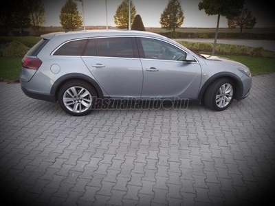 OPEL INSIGNIA Sports Tourer 2.0 CDTI AWD COUNTRY Start Stop