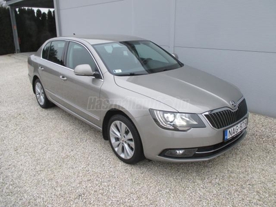 SKODA SUPERB 2.0 CR TDi Elegance DSG Magyarországi - Gyári fény - Vonóhorog - Xenon - Ülésfűtés elő-hátul - Tempomat