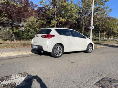 TOYOTA AURIS 1.8 HSD Lounge (Automata)