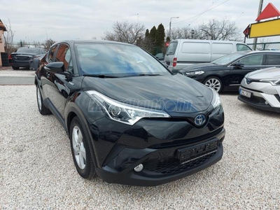 TOYOTA C-HR 1.8 Hybrid Dynamic Comfort e-CVT ÜLÉS F-NAVI-T.TART TEMPOMAT-17 ALU-SÁVTARTÓ-T.KAMERA-43eKm